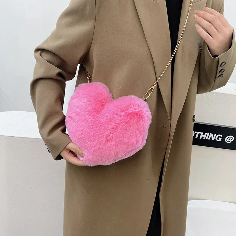 Valentine's Love: Kawaii Heart-Shaped Faux Fur Handbag – Stylish & Plush Crossbody for Women