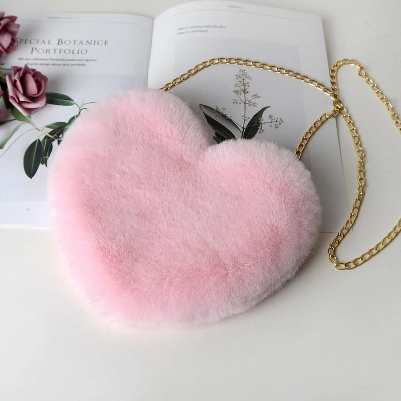 Valentine's Love: Kawaii Heart-Shaped Faux Fur Handbag – Stylish & Plush Crossbody for Women