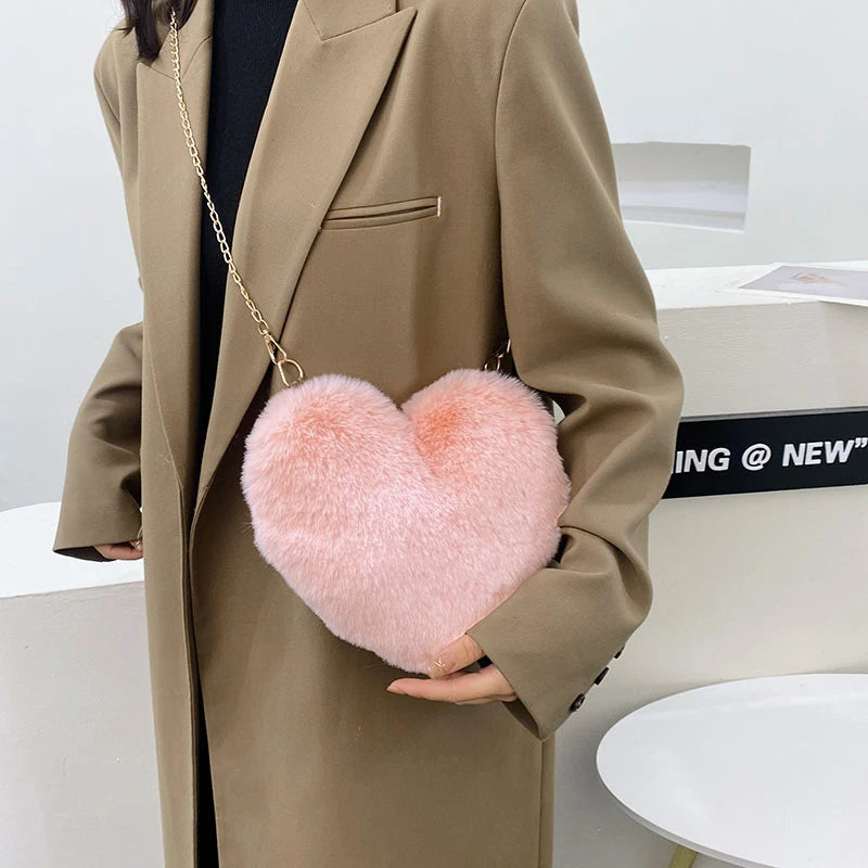 Valentine's Love: Kawaii Heart-Shaped Faux Fur Handbag – Stylish & Plush Crossbody for Women