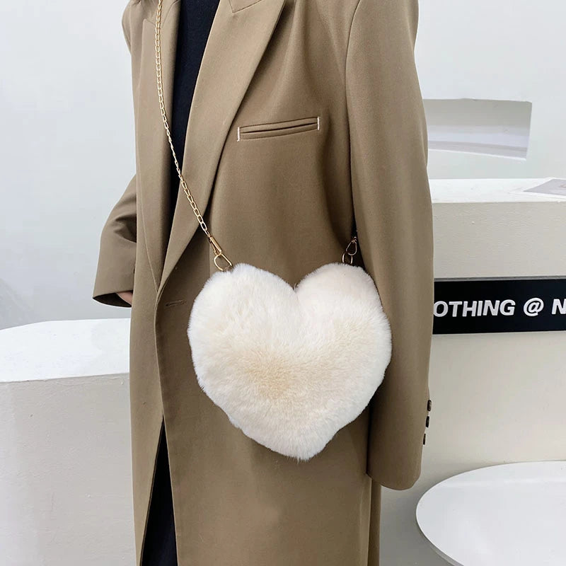 Valentine's Love: Kawaii Heart-Shaped Faux Fur Handbag – Stylish & Plush Crossbody for Women