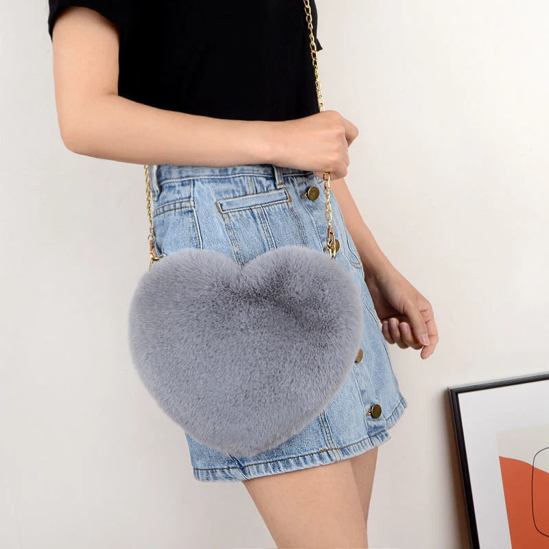 Valentine's Love: Kawaii Heart-Shaped Faux Fur Handbag – Stylish & Plush Crossbody for Women