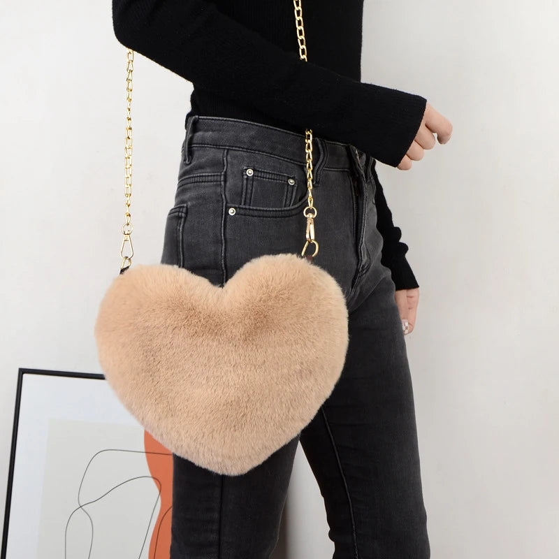 Valentine's Love: Kawaii Heart-Shaped Faux Fur Handbag – Stylish & Plush Crossbody for Women