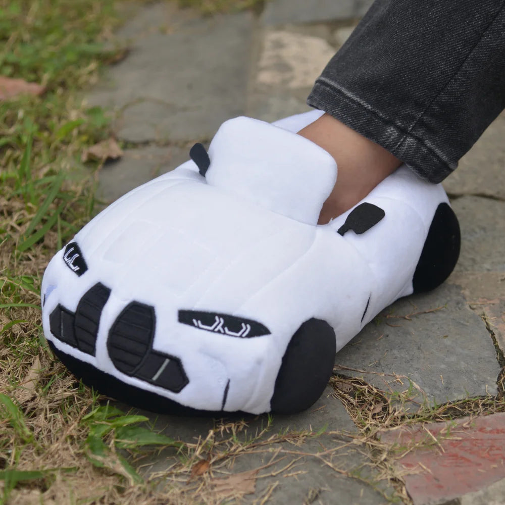 Highland Cow Car Plush Slippers: Cozy Indoor Footwear